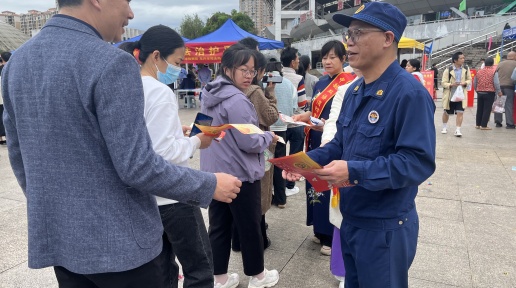 东兴消防借力中越友谊赛开展消防安全宣传